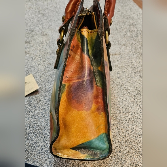 Patricia Nash - AUTOGRAPHED!!  Calvi Satchel EUC with Large Borse Coin Purse NWT - Picture 11 of 12